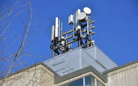 Burnaby Halts Installation of 10-Metre Antennas at SFU