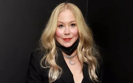 Christina Applegate Ignored Brad Pitt for Years After MTV VMAs Incident