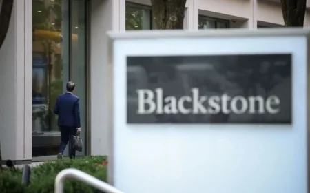 Blackstone Execs Invest $150M as BCRED Faces Pressure
