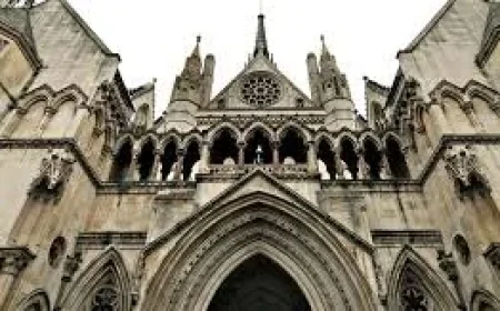 Dailymail editor denies voicemail hacking as high court hearing continues