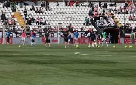 Rayo Vallecano – Real Oviedo: A match called “the most important of the year” after a turf crisis and a legal tug-of-war