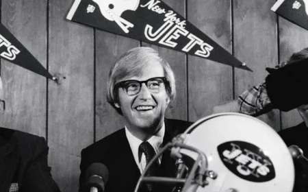 Lou Holtz, Legendary Coach of Jets and Six Colleges, Dies at 89
