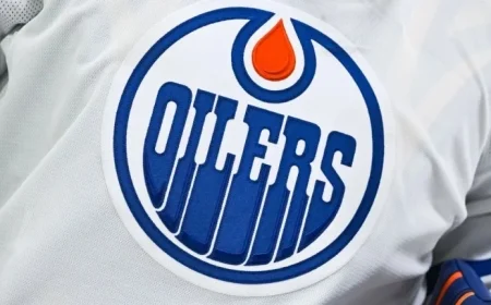 Oilers Acquire Jason Dickinson, Colton Dach in Blackhawks Trade