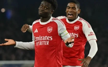 Arsenal Triumphs 1-0 at Brighton with Saka’s Early Goal