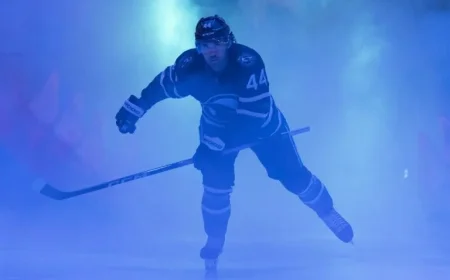 Sharks Extend Kiefer Sherwood’s Contract for Five Years