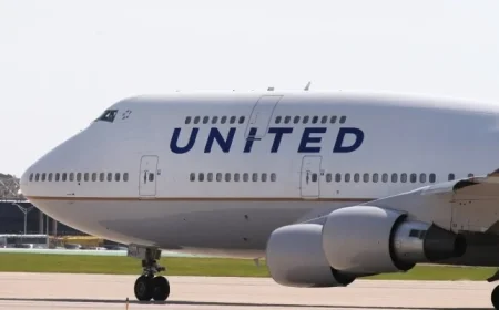 United Airlines to Permanently Ban Passengers Without Headphones