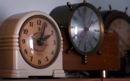 Changement D’heure: An Alberta Moment That Could Reorient Mornings and Evenings