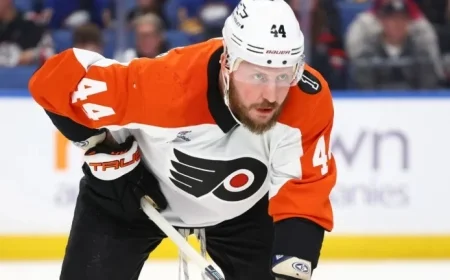 Flyers trade Nicolas Deslauriers to Hurricanes