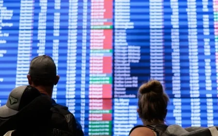 Live Weather Radar and the anxious weekend traveler: maps, hubs, and a messy mix through Monday