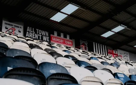 Grimsby Town Vs Bromley — Saturday 7 March 2026 lunchtime inflection at Blundell Park