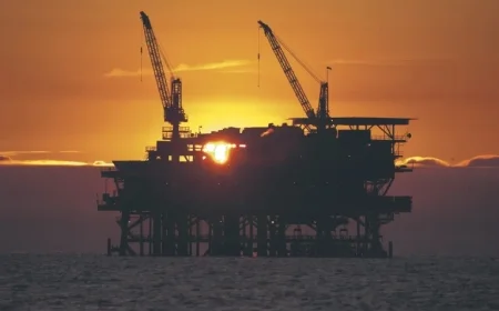 Ftse 100 at a Crossroads as Gulf Fighting Sends Oil Soaring — Traders Face Hard Choices