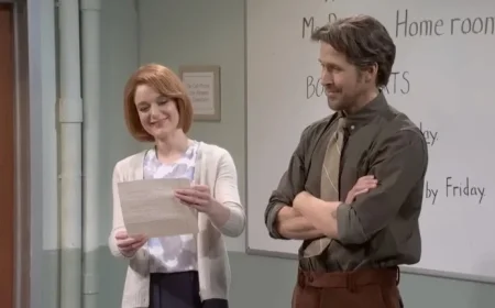 Ryan Gosling and SNL Cast Hilariously Break Character After Joke Changes