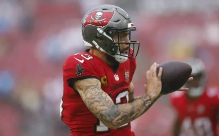 49ers Sign Mike Evans, Concluding His 12-Year Buccaneers Tenure