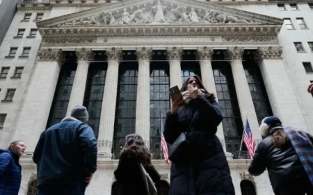 Stocks Rebound as Oil Surges Past $100 per Barrel