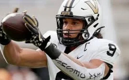 Dallas Goedert and the Mock Draft Echo Chamber: 3 Questions the Eagles Can’t Avoid