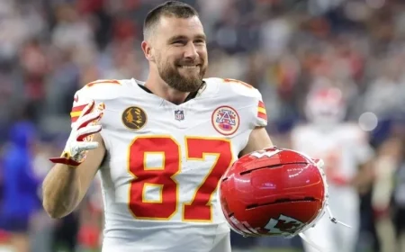 Travis Kelce, Chiefs Nearing $15 Million 1-Year Deal: Sources
