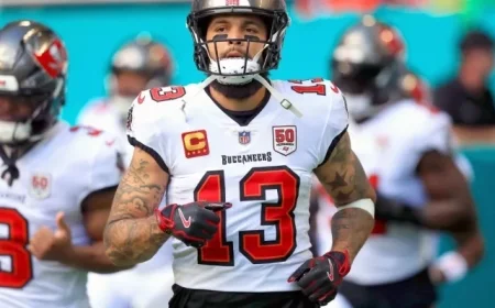 49ers Secure WR Mike Evans with New Guaranteed Contract Details