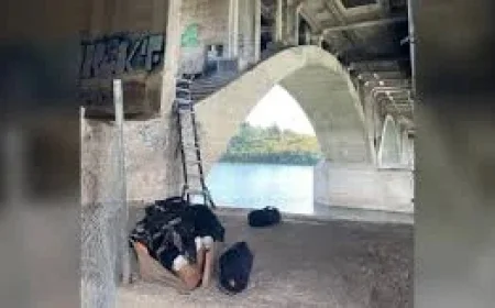 Saskatoon Weather: Human-caused blaze singes University Bridge, damages sewer lines for a second time