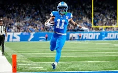 Kalif Raymond and the Quiet Shock of Switching Sides in the NFC North