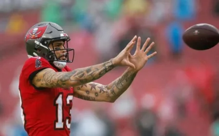 49ers Rely on Future Hall of Famer Mike Evans to Boost Offense