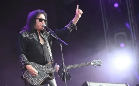 Gene Simmons Criticizes Celebrities, Urges Silence on Political Matters