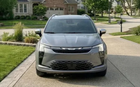 Chrysler Launches Facelifted 2027 Pacifica Minivan as Sole Offering