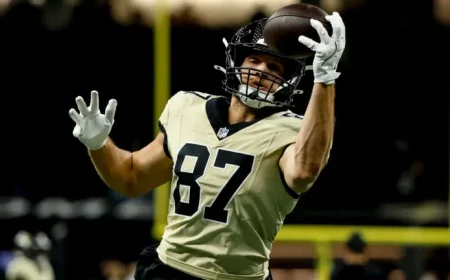 Foster Moreau and the Texans’ tight end move that says more than it shows