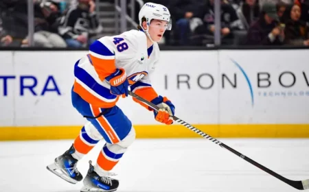 Wayne Gretzky’s endorsement collides with the Calder race: is Islanders rookie Matthew Schaefer being boxed into the wrong debate?