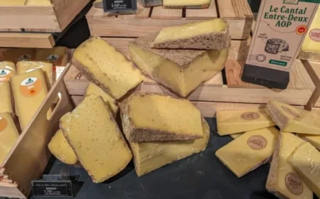 Rappel Fromages: Two Separate Contamina​tion Alerts Hit French Cheeses