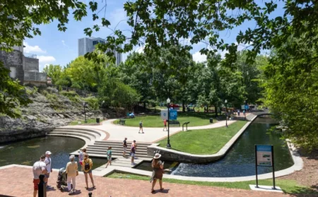 St Patricks Day Weekend: Parade, Vintage Market and Live Music Fill Huntsville Streets