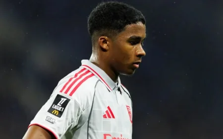 ‘He needs to change’ — Endrick losing connection with Lyon team-mates as coach benches him to prevent injury