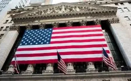 Pce and the quiet hours before the bell: traders watch oil retreat as inflation data lands