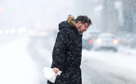 Snowfall Weather Forecast: Toronto Commuters Confront Slippery Streets as Weekend Storm Threatens