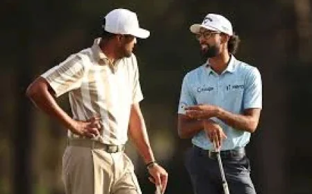 Tony Finau’s view from inside the ropes as Akshay Bhatia arrives at The Players under pressure