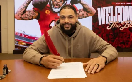 Mike Evans Explains His Decision to Join the 49ers