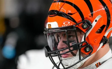 Colts Present Offer to Trey Hendrickson