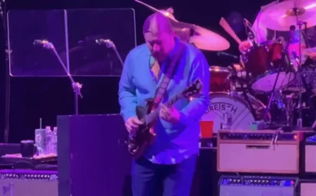 Derek Trucks Performs with Jerry Garcia’s “Tiger” Guitar After $11.5M Auction