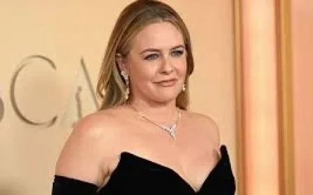 Alicia Silverstone Attends First Oscars in Nearly 30 Years in a Strapless Old Hollywood-Coded Gown
