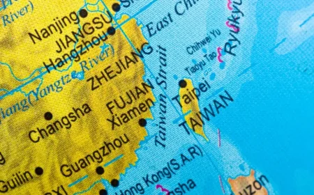 Satya Nadella Foresees Software Evolution: Top AI Stock to Own by 2026