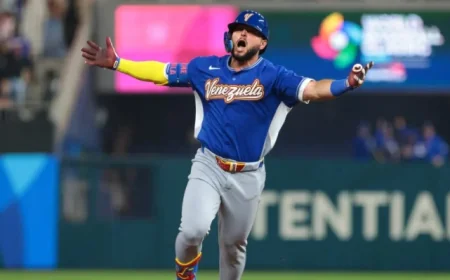 Wilyer Abreu’s Titan Home Run Propels Venezuela to WBC Semifinals Over Japan
