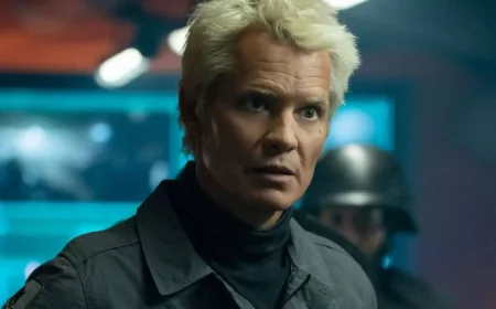 Timothy Olyphant & Pedro Pascal’s Rare Sci-Fi Team-Up Is Already a Modern Classic