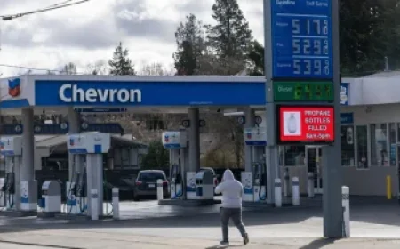 CBS News Staffers Strike in Bari Weiss’ Union Dispute