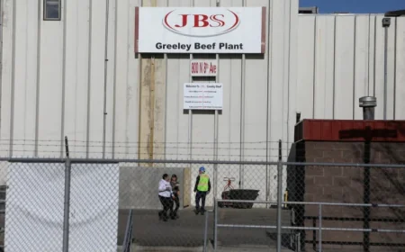 3,800 Workers Strike for Higher Wages, Better Healthcare at U.S. Meatpacking Plant