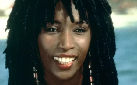 Veteran ‘Showtime at the Apollo’ Co-Host Passes Away at 74