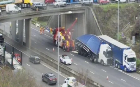 M25 Traffic: 3-Lorry Crash Shuts Motorway Between M11 and A12 — Major Diversions in Place