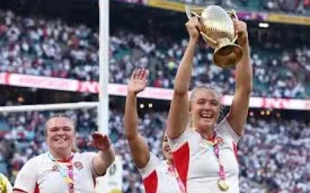 Zoe Stratford: World Cup-winning Red Rose announces pregnancy, 69-cap captain ruled out of Six Nations
