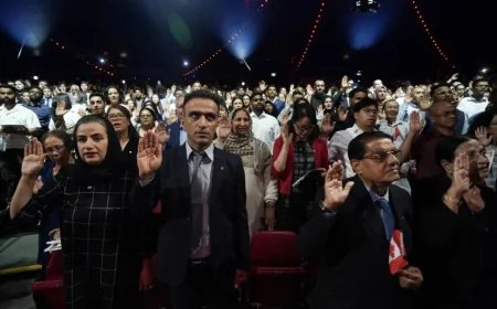 Canada Population Decline 2025 — First Annual Drop of More Than 100,000