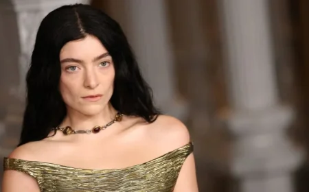 Lorde Departs from Universal Music Group