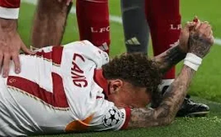 Noa Lang suffers freak hand injury at Anfield, a moment that shook Galatasaray’s night