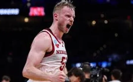 College Basketball Fans Locked Out by Modern-Browser Mandate, Message Reveals Contradiction